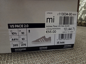 Кроссовки Adidas (4 фото из 4)