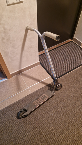 Custom Tõukeratas