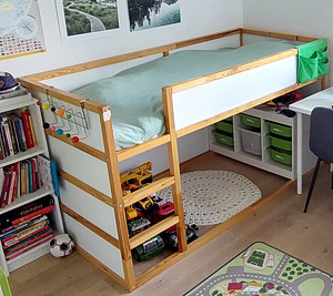 Б/у кровать IKEA KURA (90 × 200) (1 фото из 2)