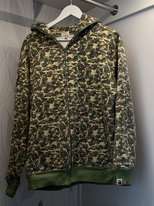 A Bathing Ape x KAWS толстовка на молнии | Размер L (1 фото из 10)
