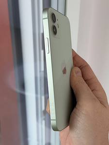 iPhone 12 — 256GB — Зелёный (9 фото из 10)