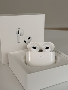 Apple AirPods 3 (4 фото из 4)