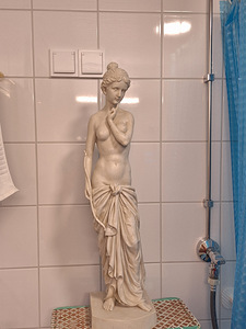 Afrodite patsas (1 valokuva sivusta 5)