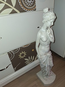 Afrodite patsas (3 valokuva sivusta 5)