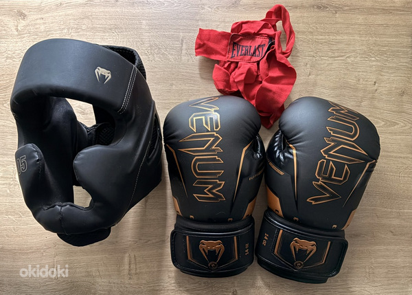 Venum Elite Boxing Set (Gloves + Headgear)