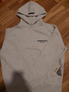 Fear of God Essentials – Light Oatmeal (1 foto / 3)