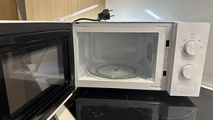 Hisense mikrolaineahi (2 foto / 3)