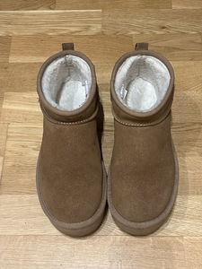 Originaalsed UGG-saapad (1 foto / 3)