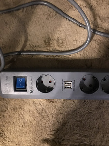 Laiendus 2m. 6 (1 kaitstud) pistikut ja 2 USB (2 foto / 3)