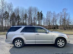 Cadillac SRX (3 foto / 6)
