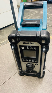 Радио Makita DMR 107 +Аккумулятор Makita 5 Ah (2 фото из 5)