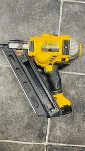 DeWalt 18V XR Concrete Nailer XR Li-Ion (2 foto / 5)