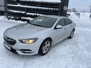 Opel Insignia (2 фото из 4)