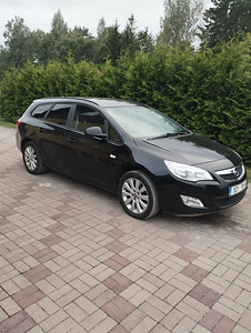Opel Astra 2011 (1 foto / 12)