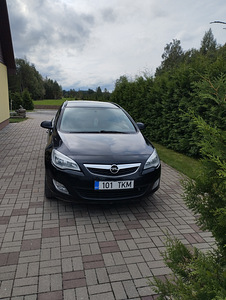 Opel Astra 2011 (2 foto / 12)