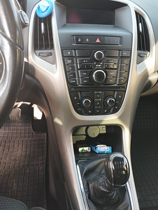 Opel Astra 2011 (10 foto / 12)
