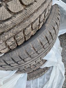 225/60R17 (5 фото из 6)