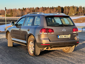 Volkswagen Touareg Highline FL 3.0 V6 165kW (5 foto / 14)