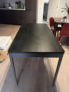 Müüa IDASEN laud, heas seisukorras (1 foto / 4)