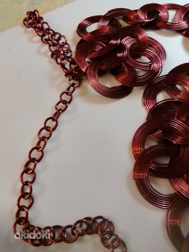 Punainen rengas kaulakoru