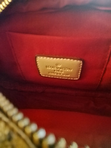 Louis Vuitton nahka laukku (4 valokuva sivusta 8)