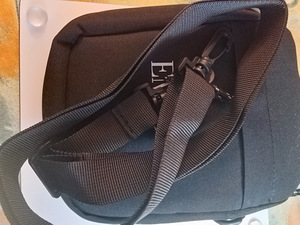 Emporio musta kangas laukku (3 valokuva sivusta 5)