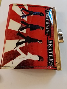 Abbey Road Beatles muovi lompakko (1 valokuva sivusta 2)