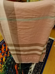 Burberry London 100.cshmiere Scotland (5 valokuva sivusta 5)