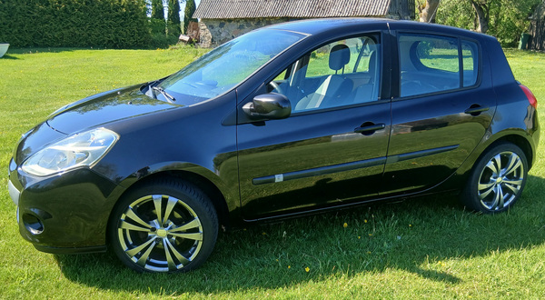 Renault clio 2010a