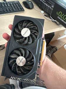 Продам Gigabyte GeForce RTX 4060 WINDFORCE OC 8G (2 фото из 3)