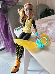 Nukk DC Super Hero Girls, Bumble Bee (1 foto / 3)