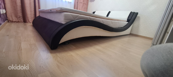 Стильная кровать 160х200, с матрасом (фото #2)