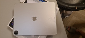 iPad Pro 12.9-inch (6th gen), 256 GB (2 foto / 6)