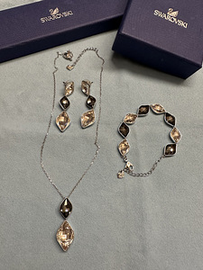Swarovski komplekt (1 foto / 5)