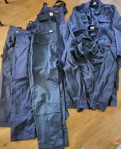 Tööriided 50/L 175 cm; jakk, traksid, püksid (1 foto / 1)