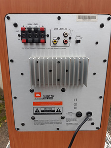 Сабвуфер JBL SUB178 (3 фото из 5)