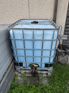 1000 l (kuup) tünn (2 foto / 2)