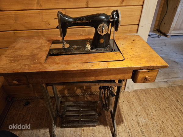 Швейная машина под старину (фото #1)