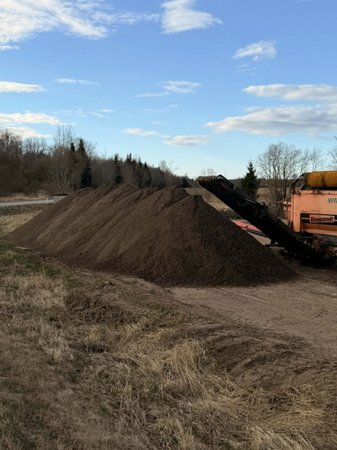 MULD, VÄRSKELT SÕELUTUD