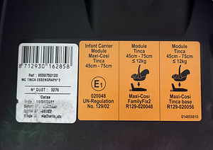 Maxi-Cosi Tinca + FamilyFix2 ISOFIX комплект + обувь (6 фото из 8)