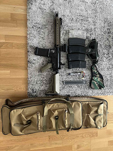 Airsoft M4 + varustus (1 foto / 3)