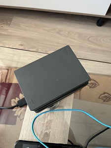 Seagate 4TB Portable drive (3 foto / 3)