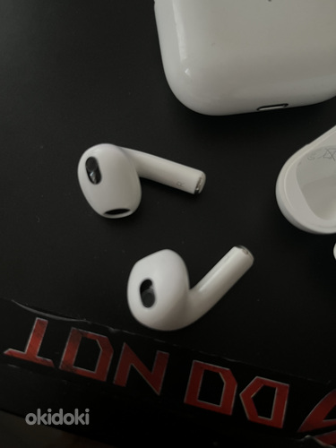 AirPods gen 3