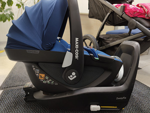 Maxi-cosi pebble 360 + 2 alusega ISOFIX 2wayfix Maxi-cosi pe (1 foto / 5)