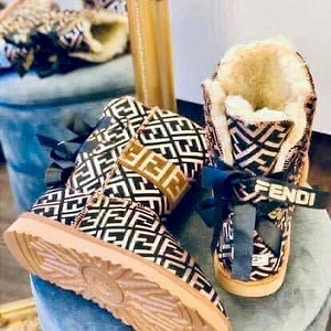 UGG (1 фото из 1)