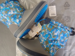 Kahed uued Crocs saapad ja Emu Ugg saapad (2 foto / 6)
