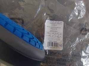 Kahed uued Crocs saapad ja Emu Ugg saapad (4 foto / 6)