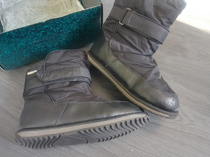 Kahed uued Crocs saapad ja Emu Ugg saapad (6 foto / 6)
