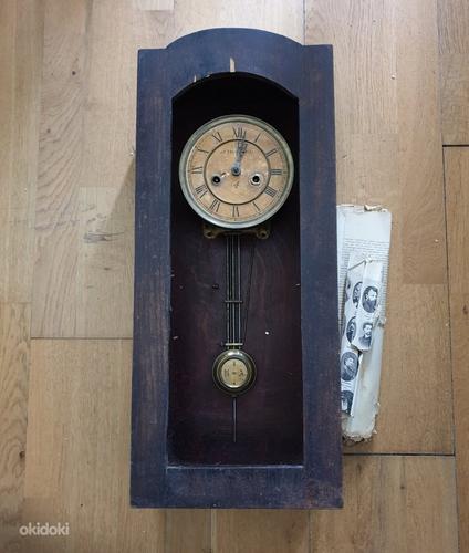 Антикварные настенные часы (фото #1)