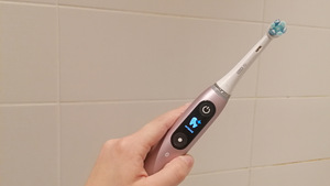 Oral-B iO-9 Hambahari, Laadija ja reisikarp. (4 foto / 5)